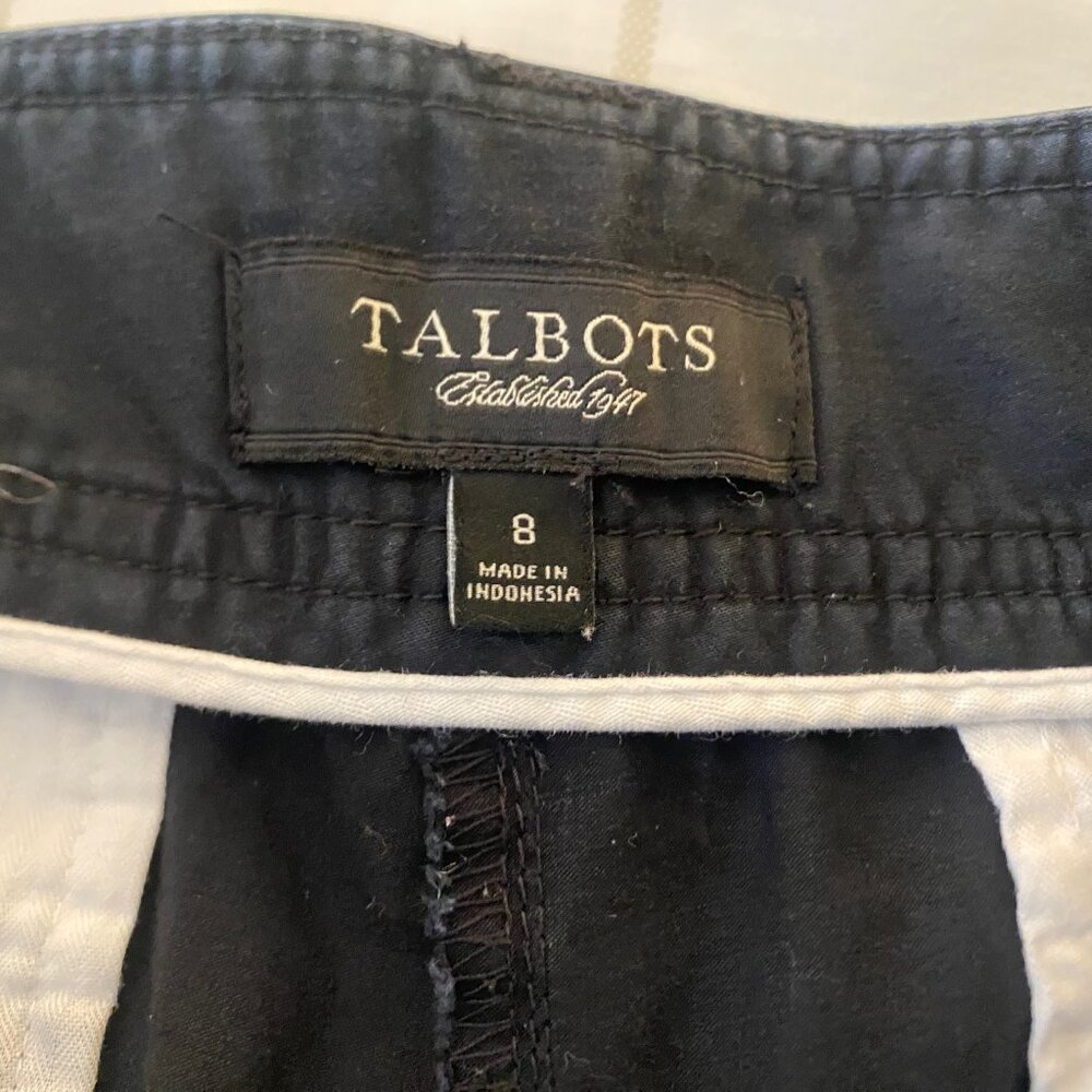Talbots - Size 8 - Women's higher end shorts - outdoors